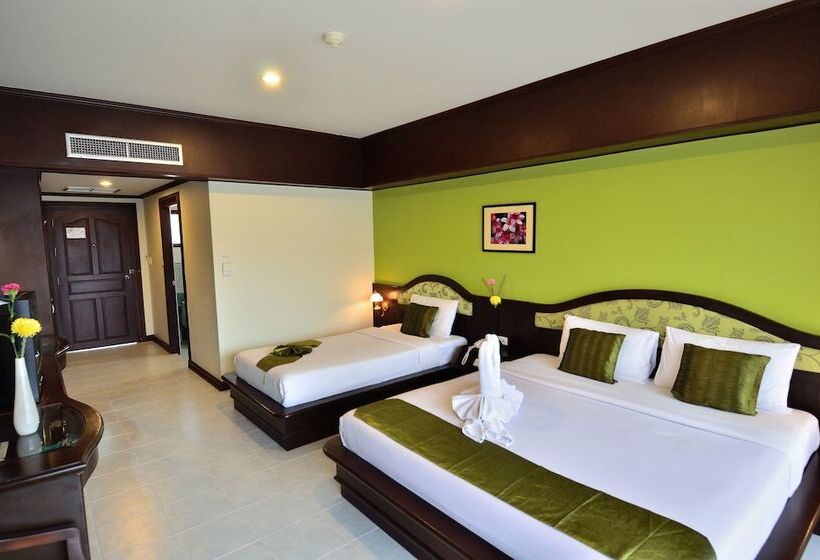 豪华三人间, Samui First House