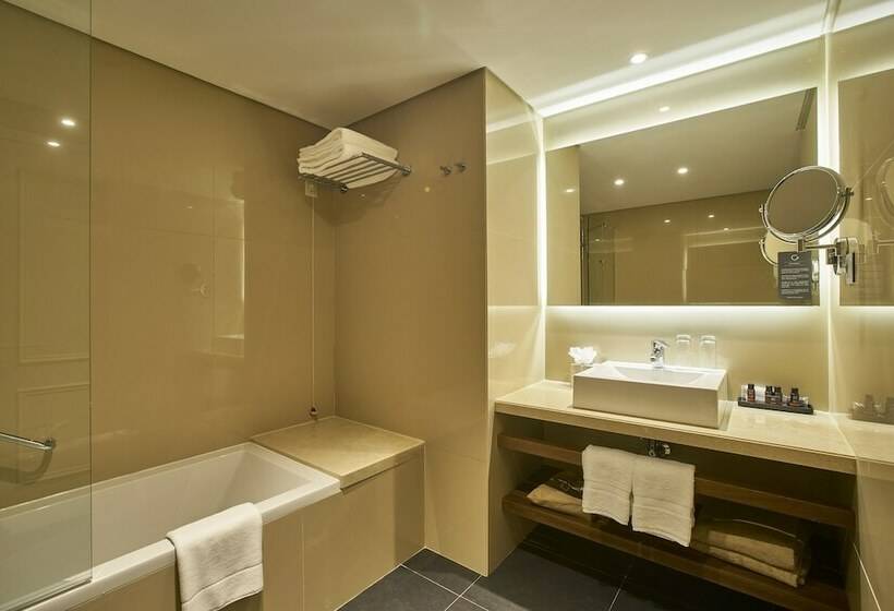 Suite Junior, Portobay Marques