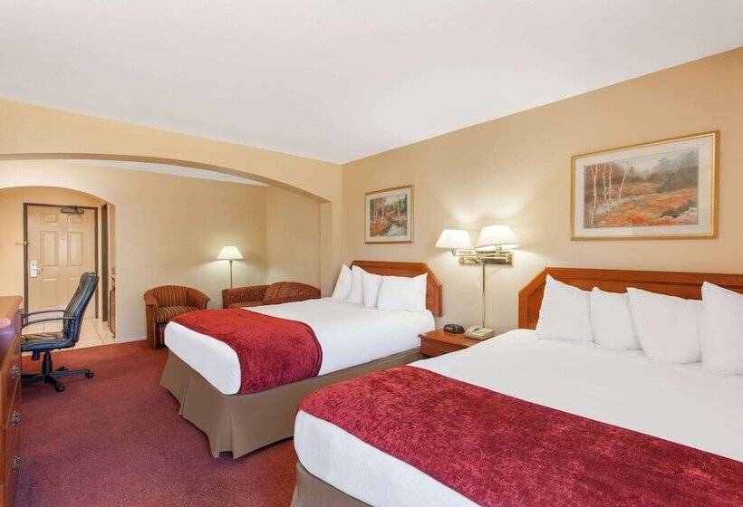 Номер Deluxe, Ramada By Wyndham Fresno Northwest