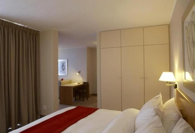 Номер Executive Кровать Кинг, Garden Court Nelson Mandela Boulevard