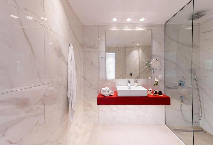 Apartament Deluxe 2 Dormitoare, High Beach Resort