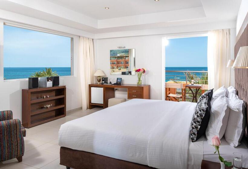 سوییت با چشم‌انداز دریا, High Beach Resort