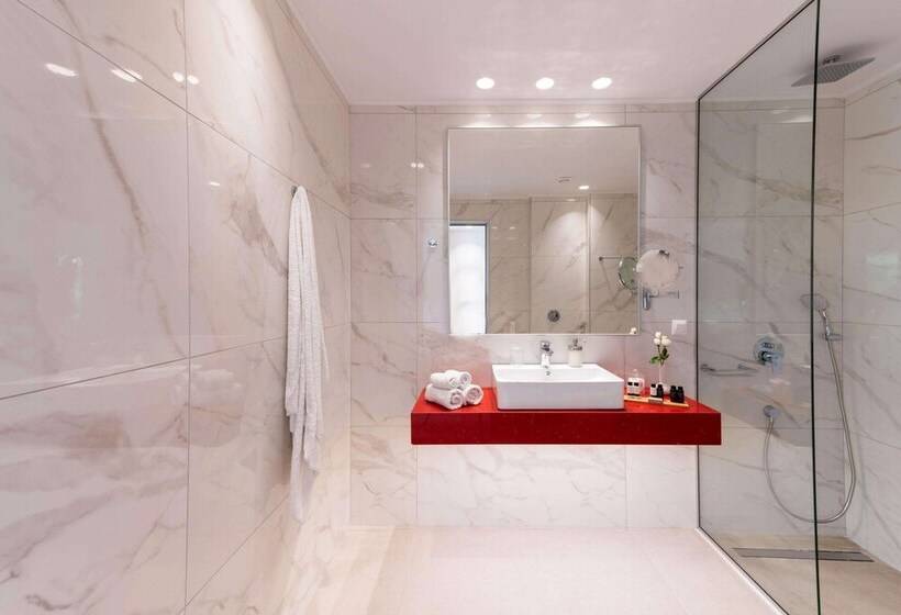 Apartament Deluxe 2 Dormitoare, High Beach Resort