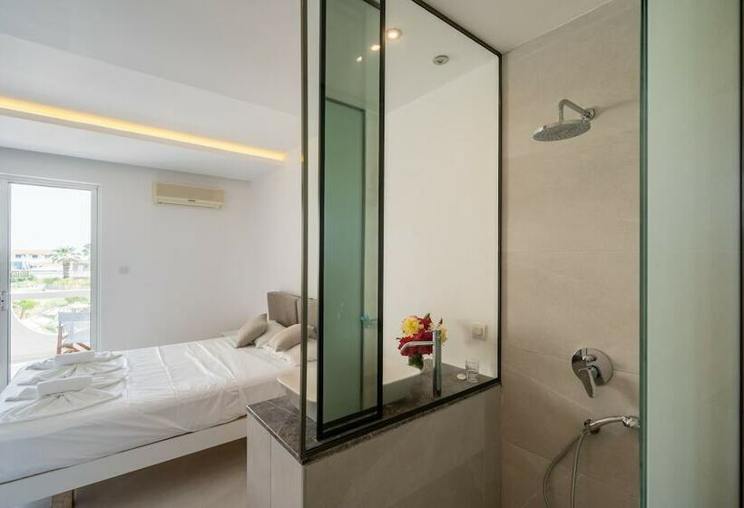 Номер Deluxe Вид на Бассейн, Lardos Bay