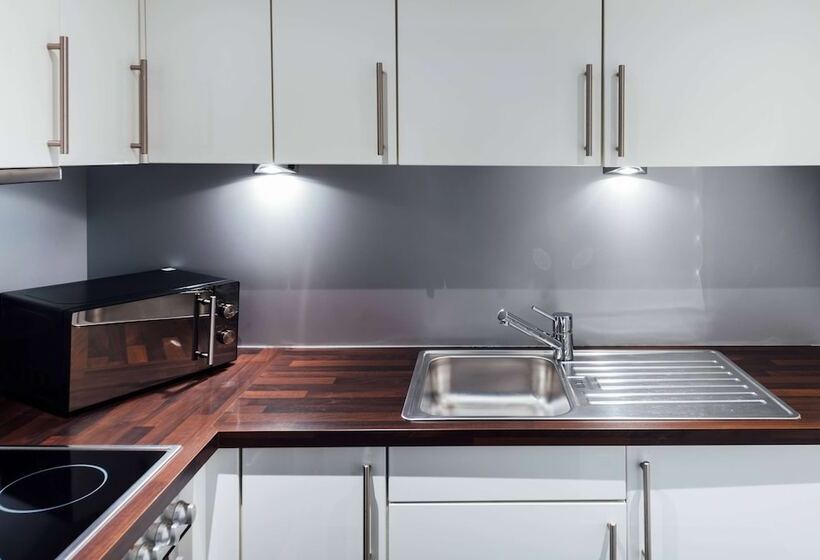 Апартаменты 1 Спальня, Vienna House Easy By Wyndham Stuttgart