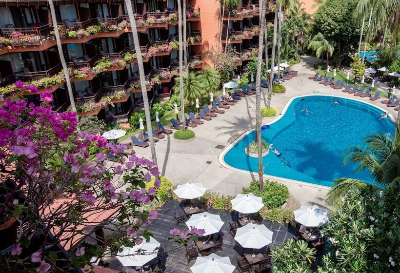 Номер Superior Вид на Бассейн, Courtyard By Marriott Phuket, Patong Beach Resort