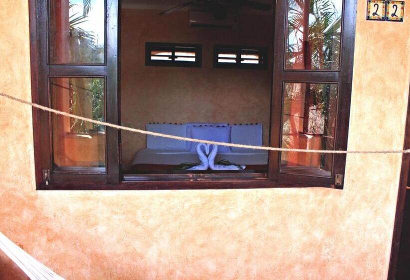 Superior Szoba King Size Bed, Barrio Latino Hotel Drop And Go By Bestoffer Stays