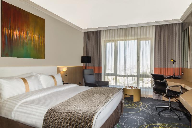 اتاق سوپریور با تخت بزرگ, Mövenpick Hotel Amman