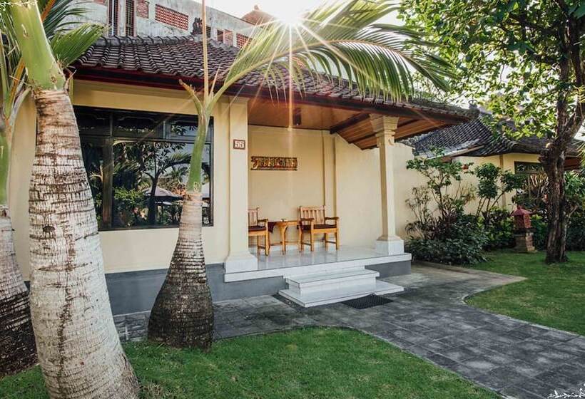 Бунгало с видом на бассейн, Kuta Puri Bungalows Villas And Resort