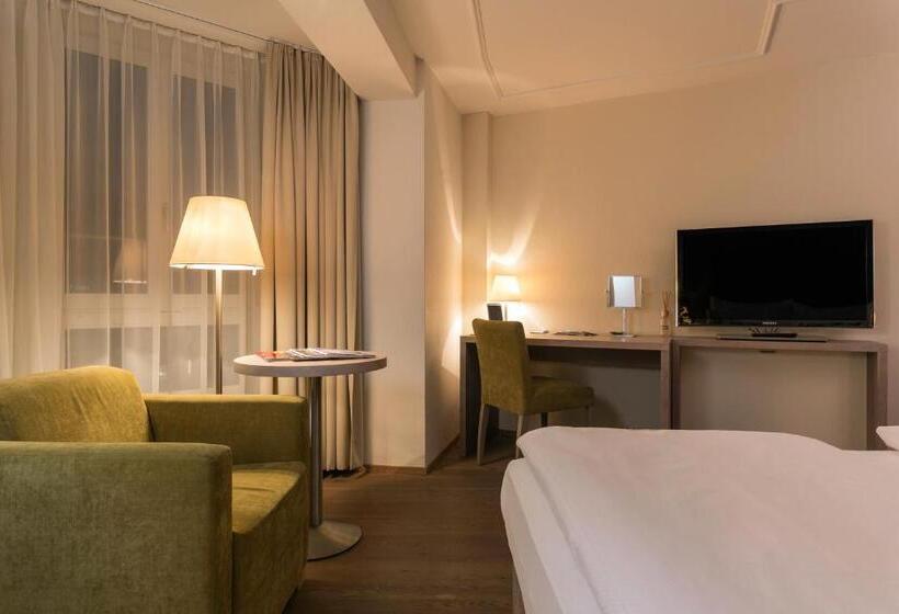 اتاق سوپریور با تخت بزرگ, Platzhirsch Zürich   Downtown Boutique Hotel & Sushi Lounge
