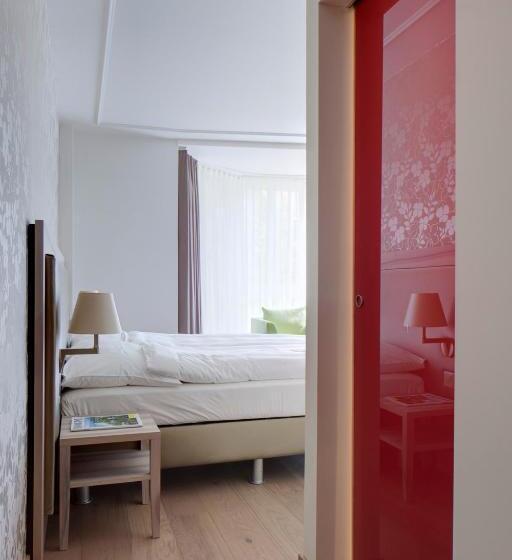 اتاق سوپریور با تخت بزرگ, Platzhirsch Zürich   Downtown Boutique Hotel & Sushi Lounge