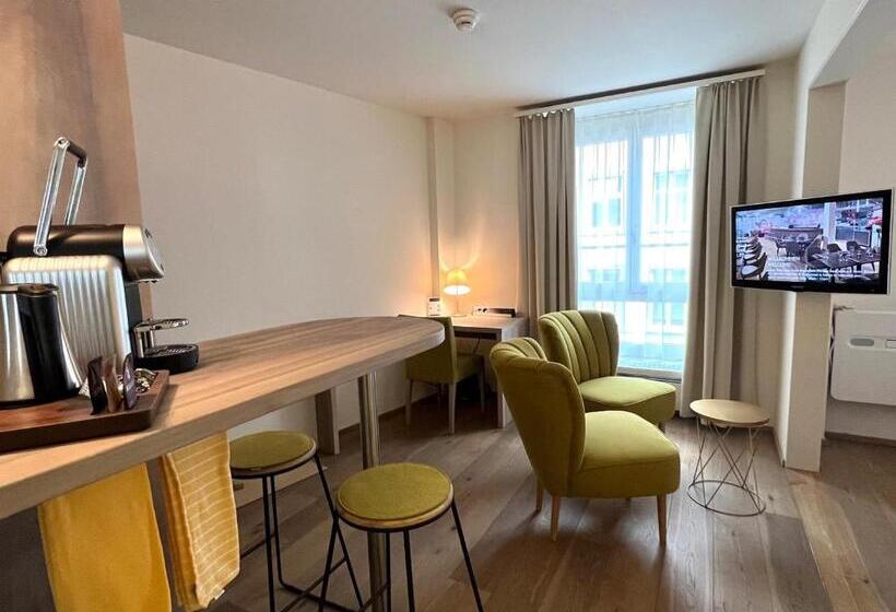 استودیوی سوپریور, Platzhirsch Zürich   Downtown Boutique Hotel & Sushi Lounge