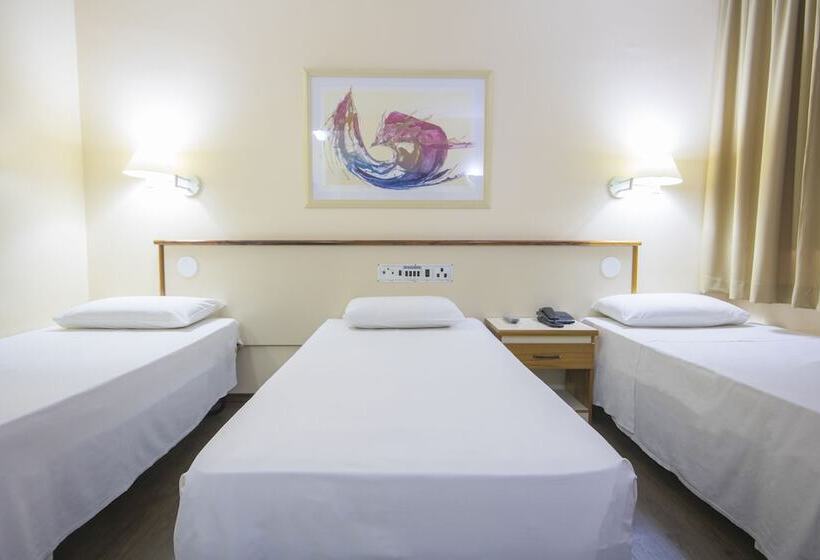 Номер Стандарт Трехместный, Dan Inn Sorocaba