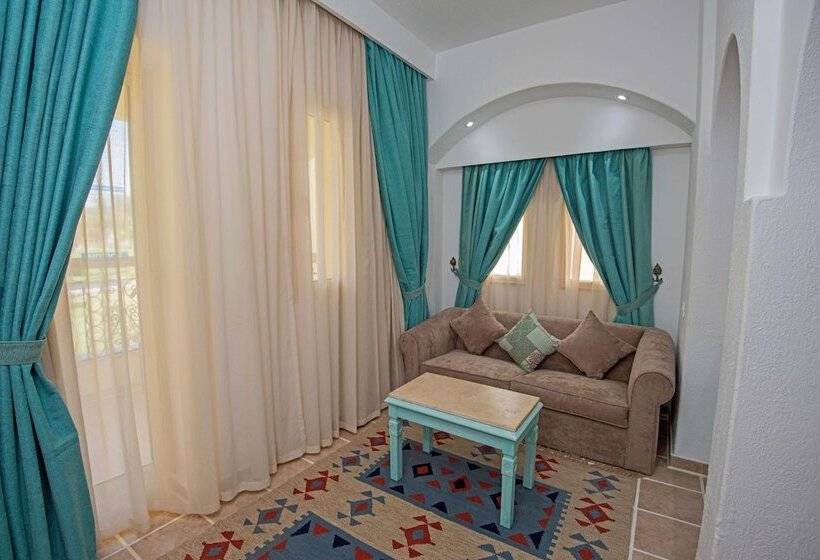 اتاق استاندارد با چشم‌انداز باغ, Sunrise Royal Makadi Resort