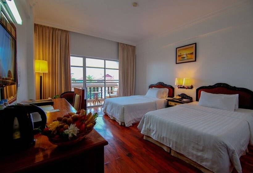 Номер Superior Вид на Город, Somadevi Angkor Resort & Spa