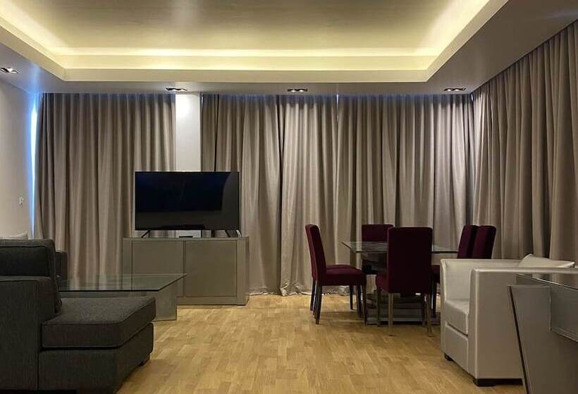 스위트, Theoxenia House