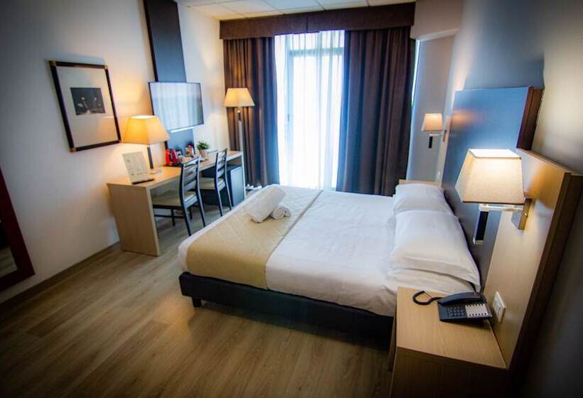 Номер Стандарт с Балконом, Tuscany Inn