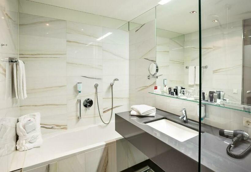 Люкс с Террасой, Austria Trend Hotel Congress Innsbruck