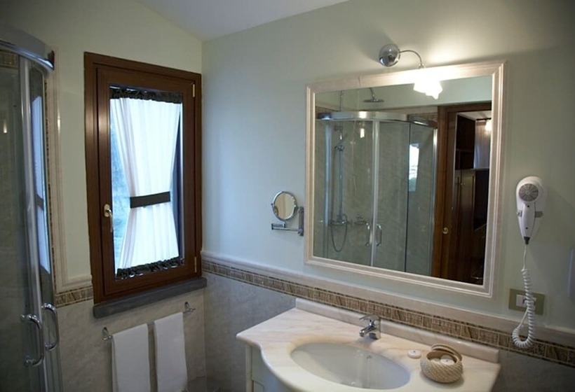 شقة غرفتين, O Sole Mio