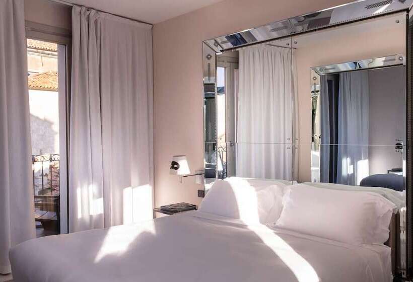 Suite with Terrace, Palazzina Grassi