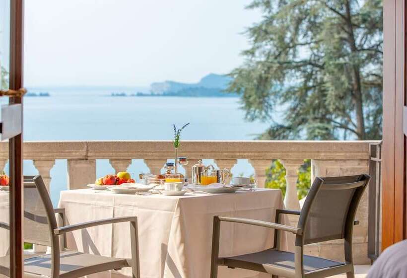 Superior room with lake view, Villa Del Sogno