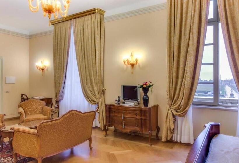 Полулюкс, Villa Fenaroli Palace