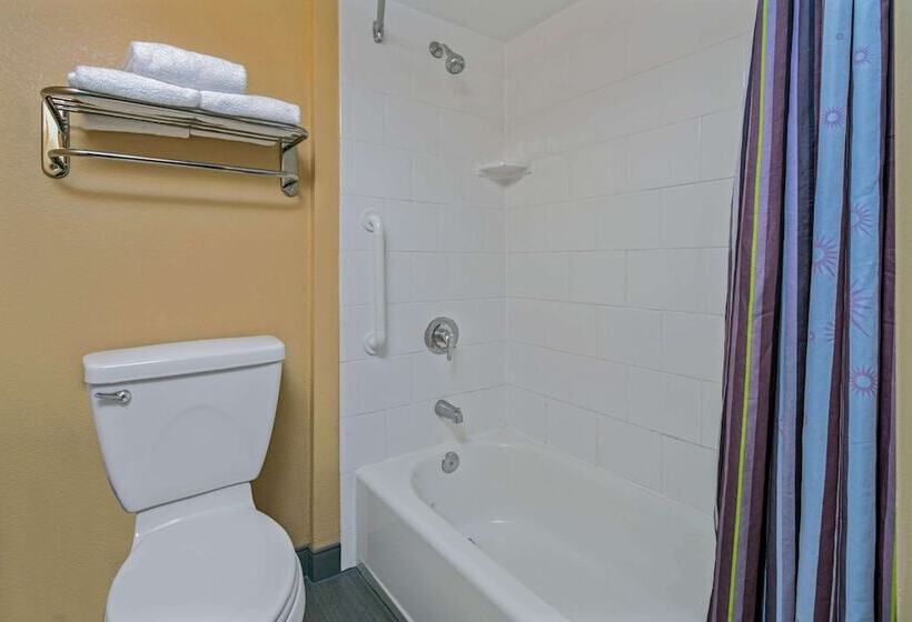 디럭스 스위트, La Quinta By Wyndham Naples Downtown