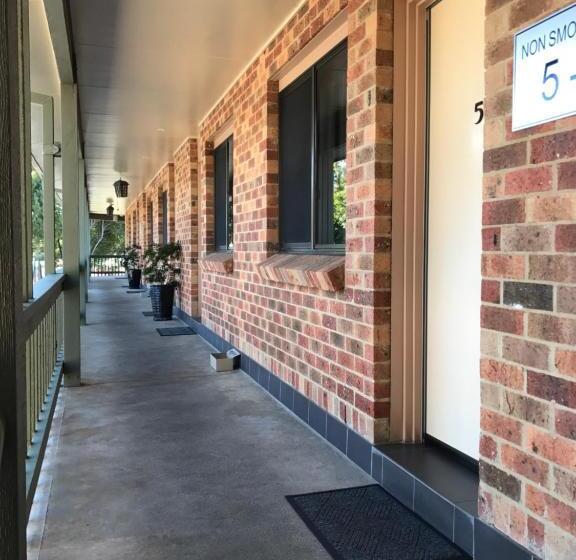 经济房, Sunseeker Motor Inn