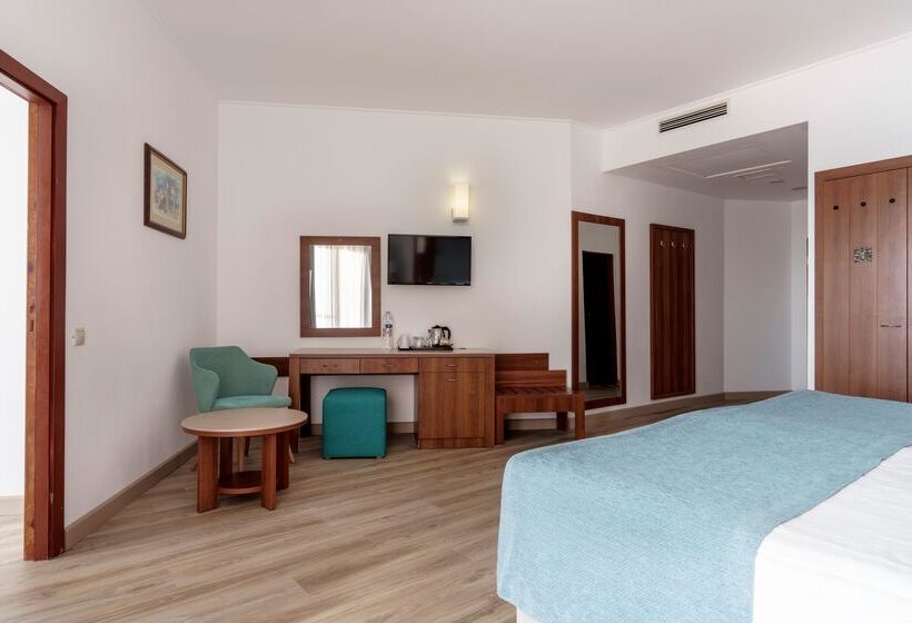 Семейный Номер, Alua Helios Bay
