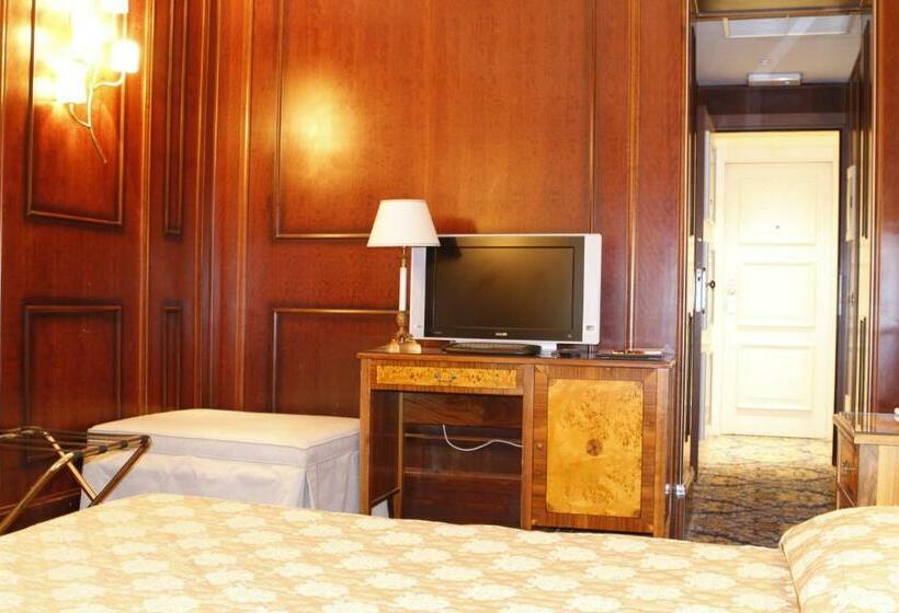 اتاق استاندارد سه نفره, Boutique Hotel Trevi