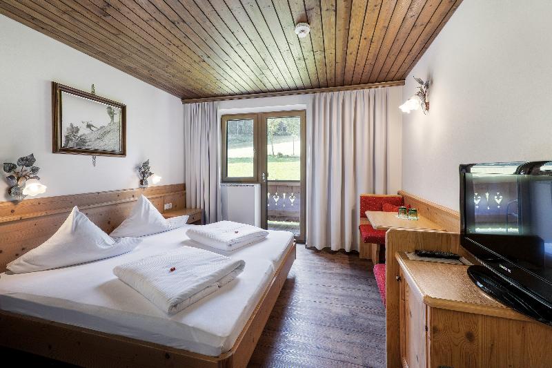Chambre Supérieure, Cube