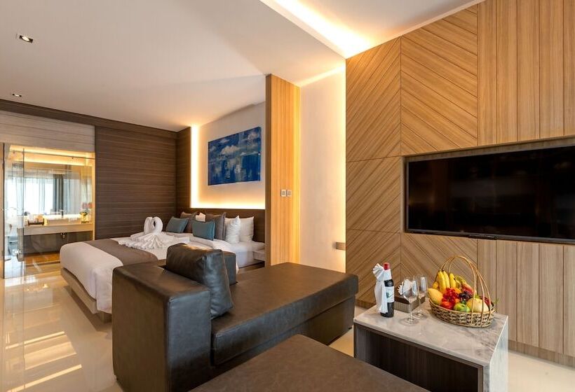سوییت لوکس, Kudo Hotel & Beach Club