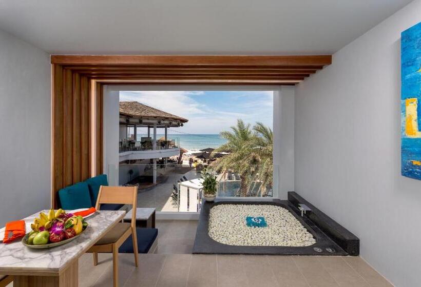 سوییت لوکس, Kudo Hotel & Beach Club