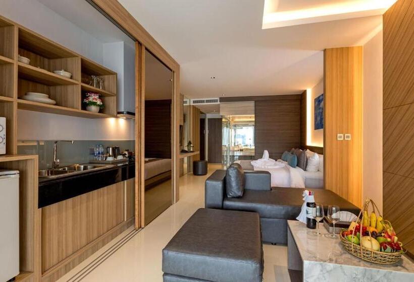 سوییت با چشم‌انداز استخر, Kudo Hotel & Beach Club