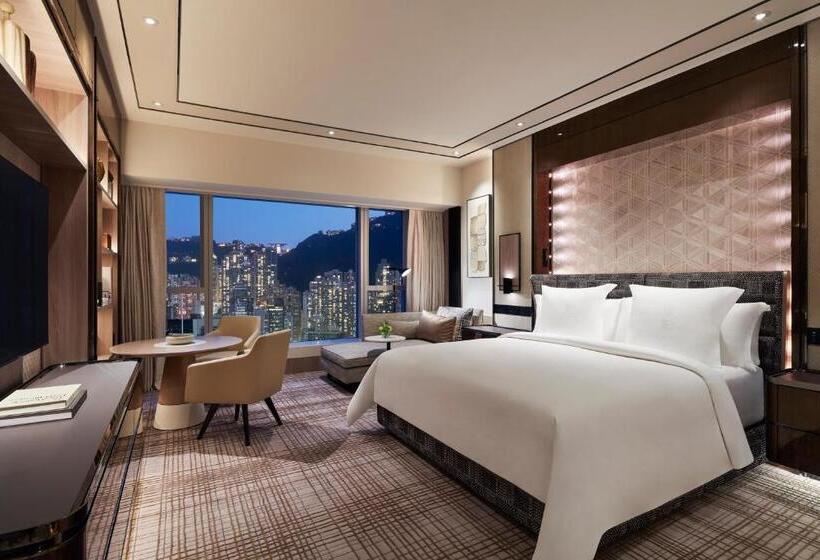 디럭스 전망 룸, Four Seasons Hotel Hong Kong