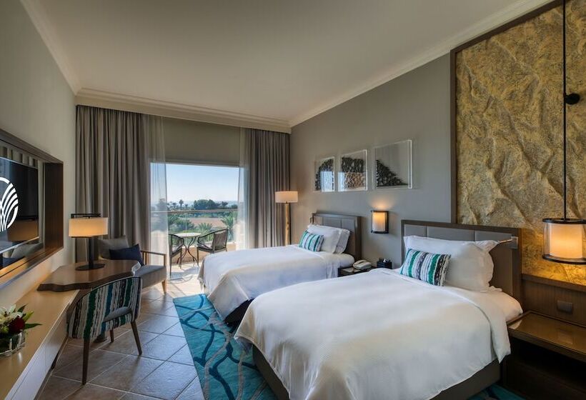 Номер Стандарт, Fujairah Rotana Resort & Spa   Al Aqah Beach