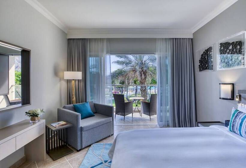 Номер Стандарт Вид на Сад, Fujairah Rotana Resort & Spa   Al Aqah Beach