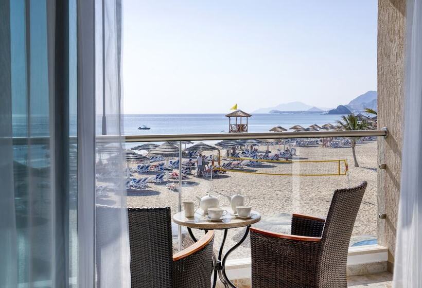 Номер Стандарт Вид на Море с Балконом, Fujairah Rotana Resort & Spa   Al Aqah Beach