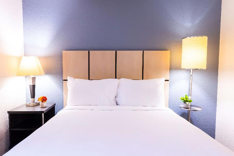 Номер Стандарт, Fujairah Rotana Resort & Spa   Al Aqah Beach