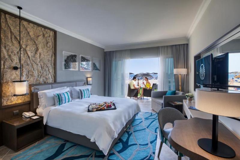 Номер Стандарт с Балконом Вид на Сад, Fujairah Rotana Resort & Spa   Al Aqah Beach