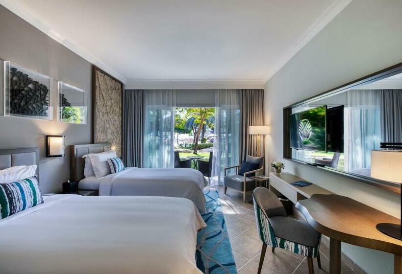 Номер Стандарт Вид на Сад, Fujairah Rotana Resort & Spa   Al Aqah Beach