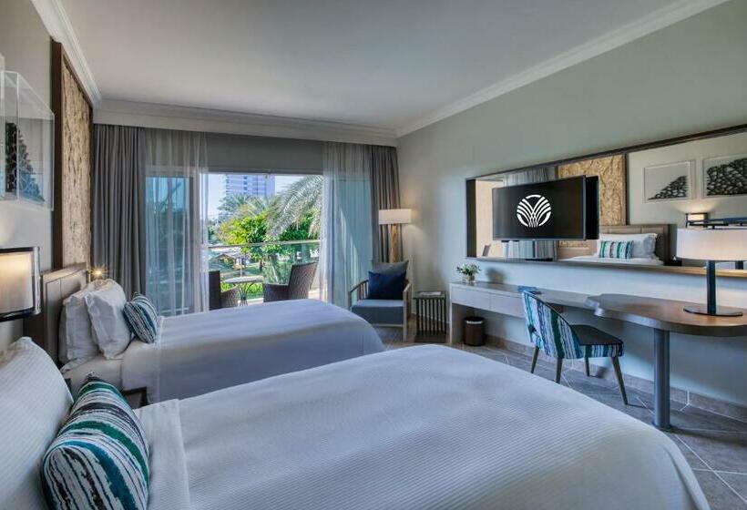 Номер Deluxe с Балконом, Fujairah Rotana Resort & Spa   Al Aqah Beach