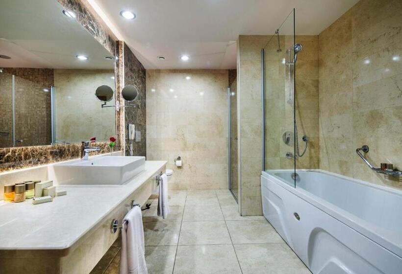 Family Suite, Bellis Deluxe Hotel & Heated For Winter Aqua Park