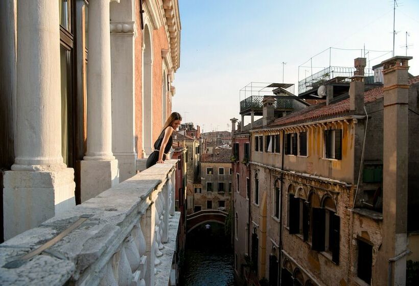 Classic Room with Views, Ruzzini Palace