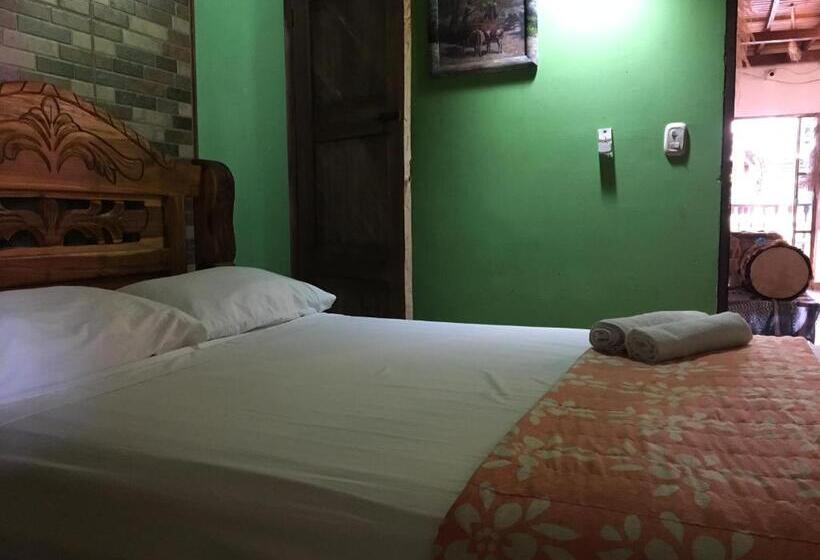스탠다드 룸, Hostal Los Wichos