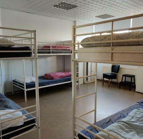 تختخواب در اتاق مشترک, Sm Hostel