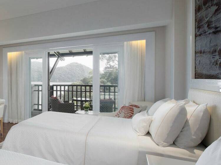 Номер Стандарт Боковой Вид на Море, The Westin Langkawi Resort & Spa