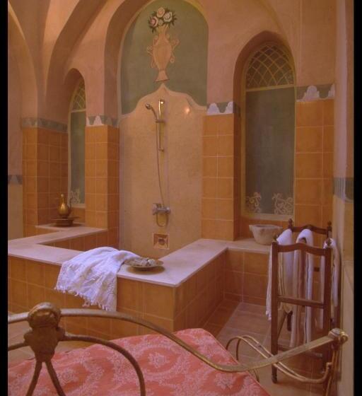 سوییت جونیور, Al Moudira