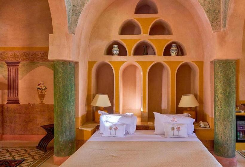 سوئیت با تخت بزرگ, Al Moudira