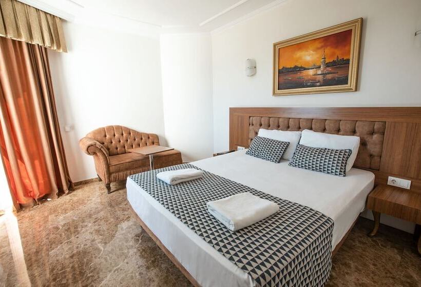 اتاق اساندارد با چشم‌انداز جانبی به دریا, Kristal Beach
